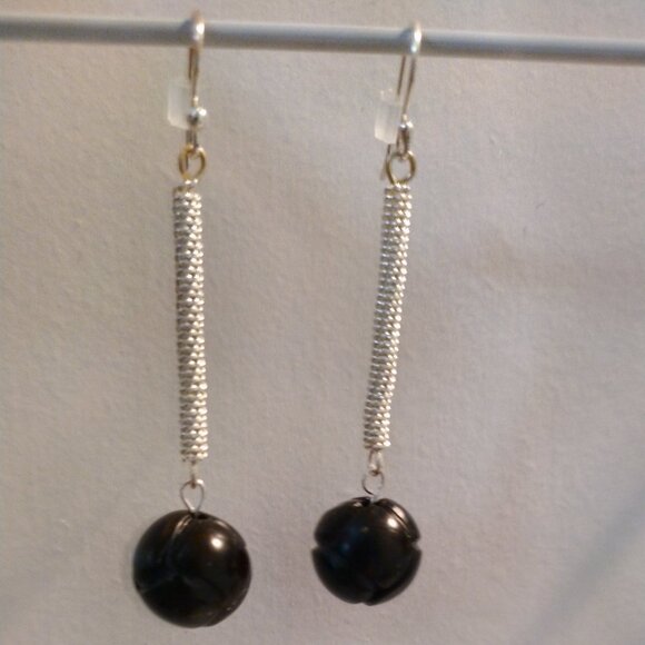 Sterling Silver & Jet Carved Knot Bead Earrings - Picture 2 of 8